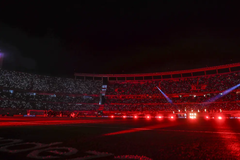 Homenaje a Leo Ponzio en el estadio del River Plate.