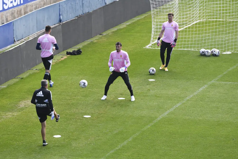 Los jugadores zaragocistas se entrenan en las vísperas de la jornada 9 y la visita del Real Oviedo a La Romareda.