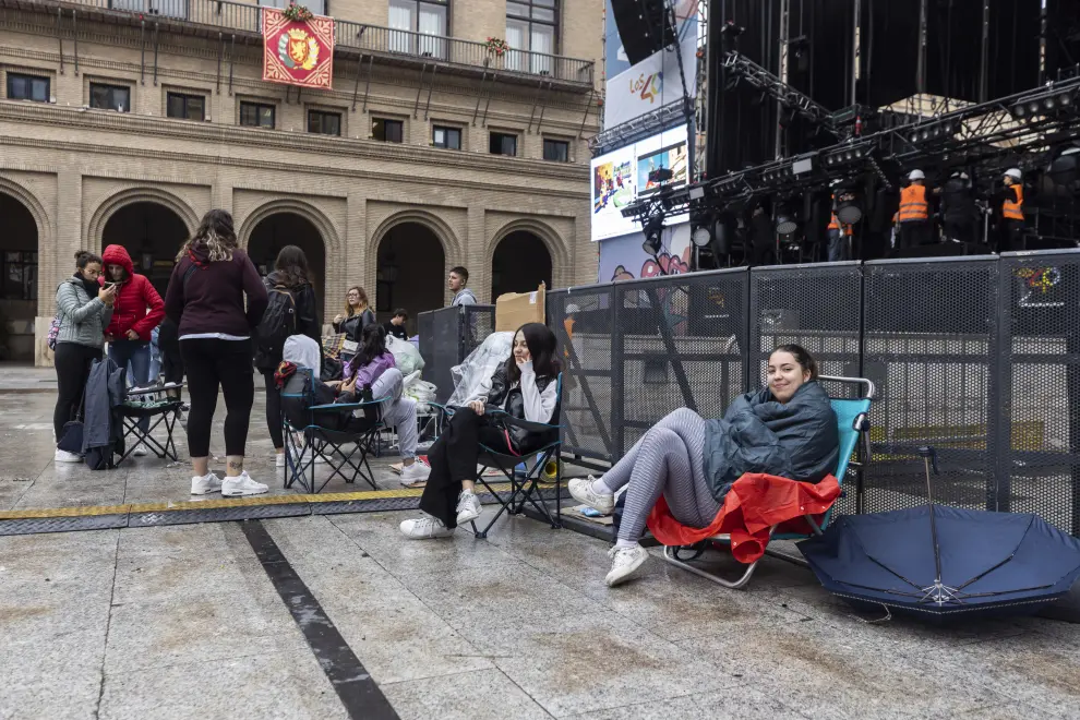 Horas de espera para ver a Pablo Alborán de cerca en el concierto en la plaza del Pilar