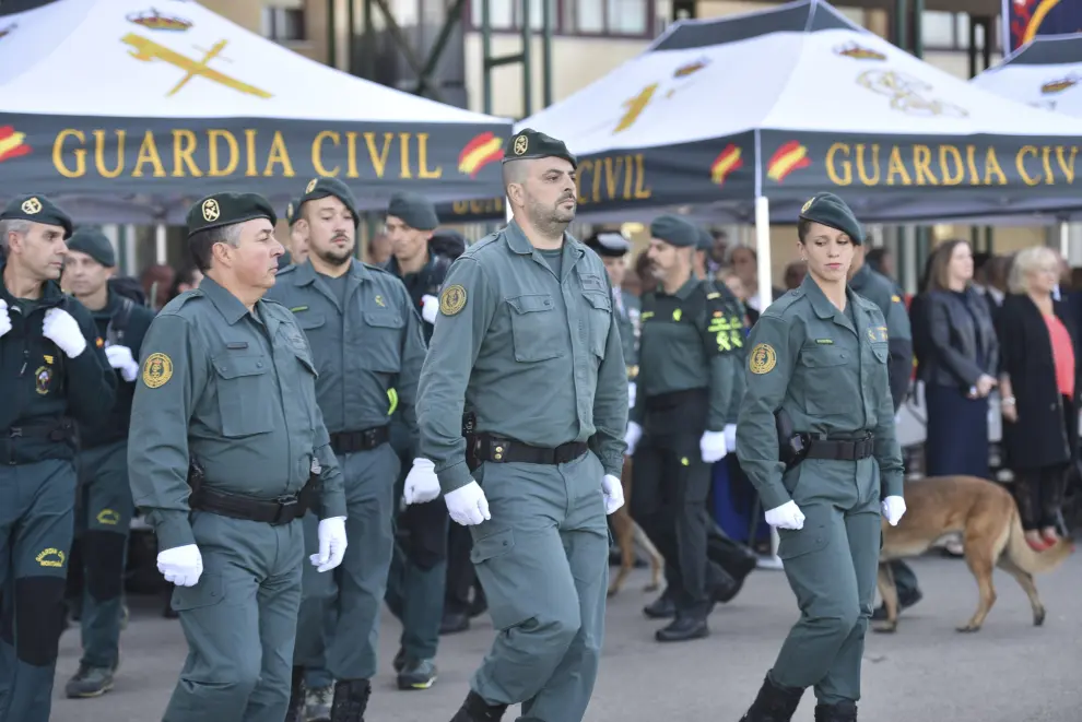 La Comandancia de la Guardia Civil de Huesca se ha vestido de gala para celebrar la festividad de la Virgen del Pilar.