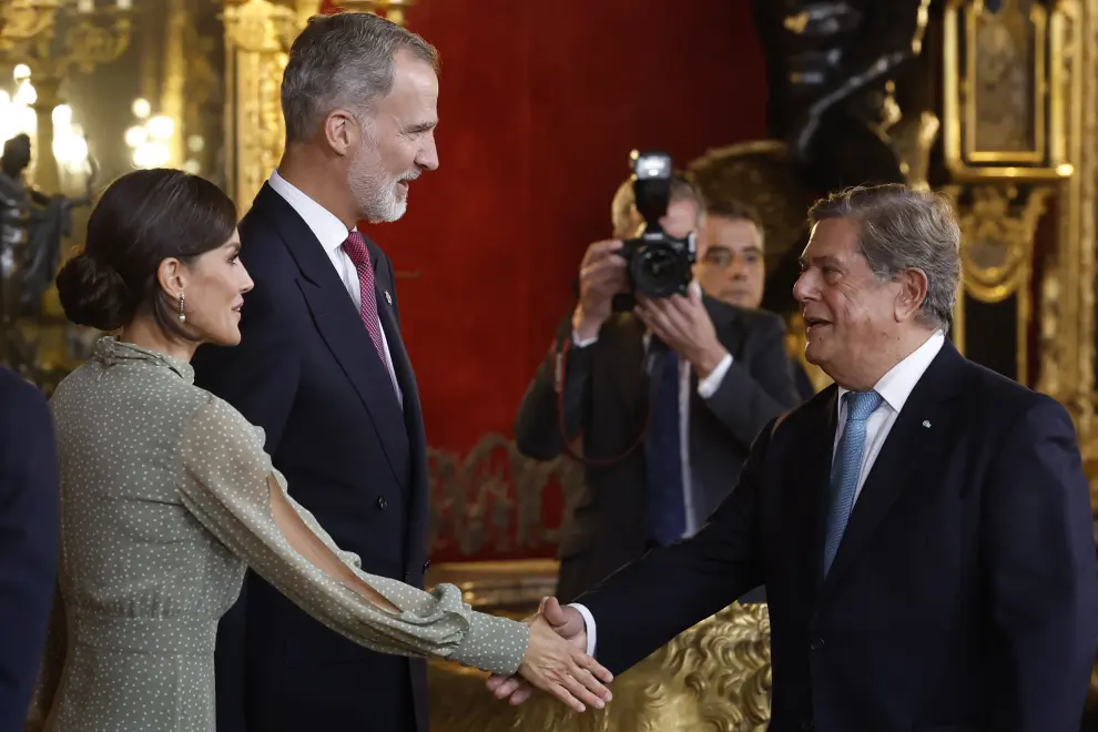 Los reyes presiden la recepción en el Palacio Real tras el desfile por el Día de la Fiesta Nacional