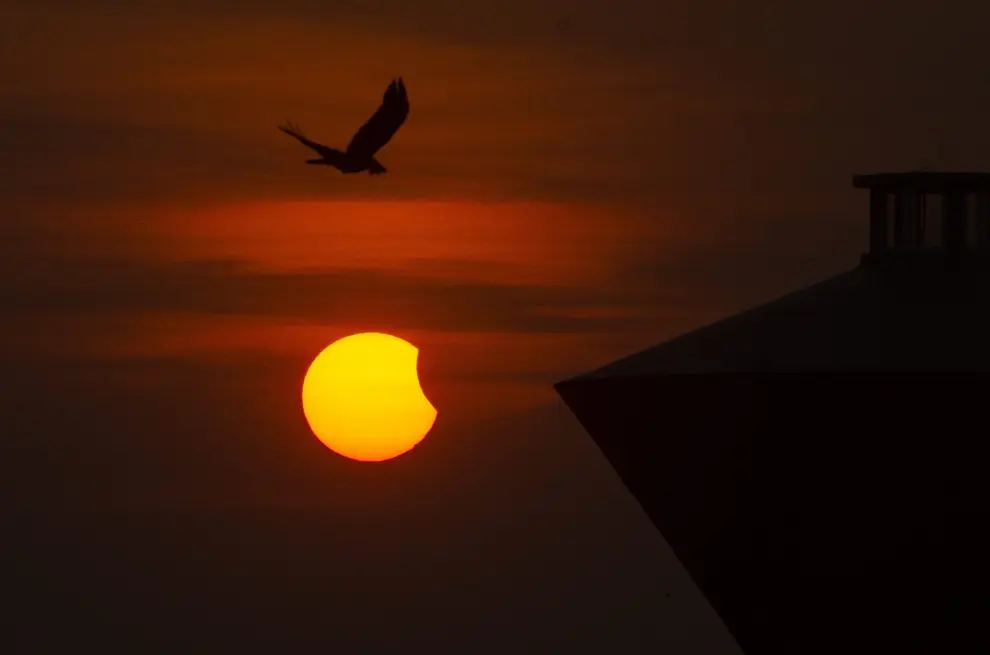 Imagen del eclipse solar en Chennai, India