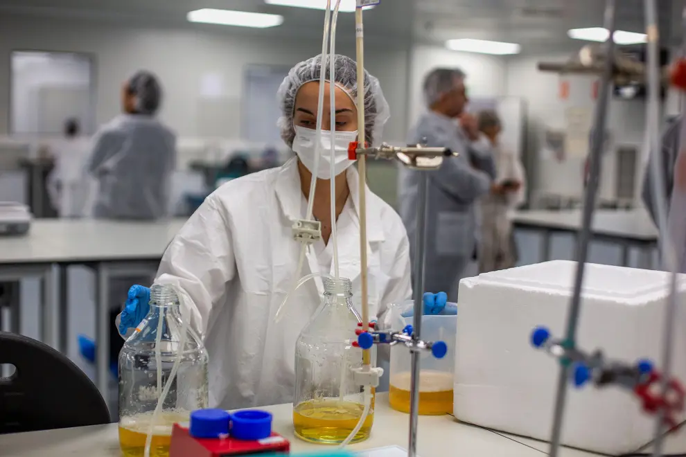 Inauguración de las nuevas instalaciones de la empresa aragonesa Levprot Bioscience en Calatayud