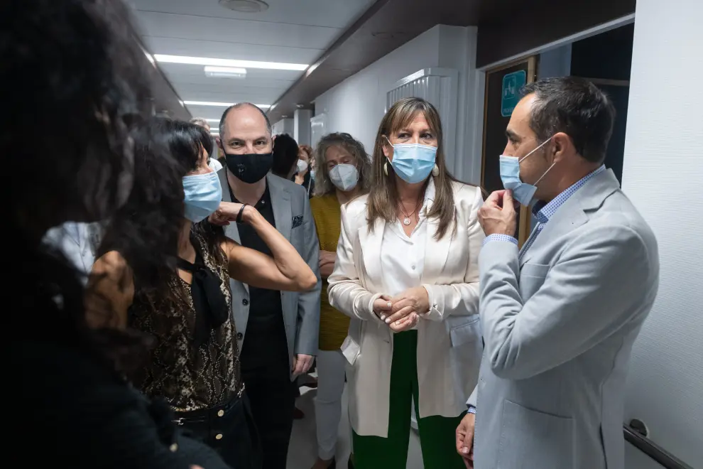 La consejera de Sanidad, Sira Repollés, visita la nueva unidad de Psiquiatría infanto-juvenil del Clínico de Zaragoza
