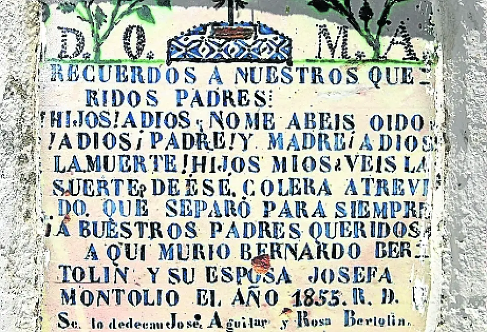 El cólera en Fuentes de Rubielos. Lápida dedicada a un matrimonio fallecido en una epidemia de cólera en 1855.