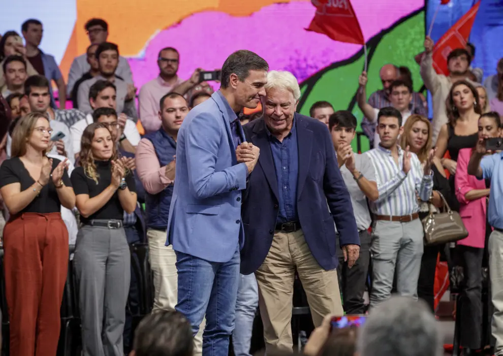 Pedro Sánchez y Felipe González conmemoran 40 aniversario victoria electoral PSOE