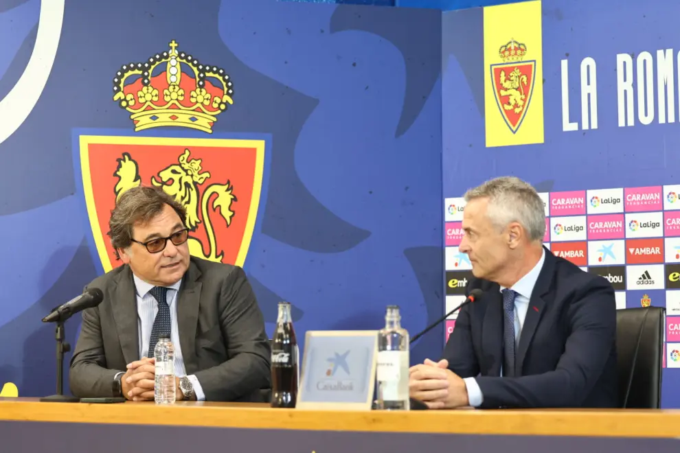 Presentación del nuevo entrenador del Real Zaragoza Fran Escribá, con el director general Raúl Sanllehí
