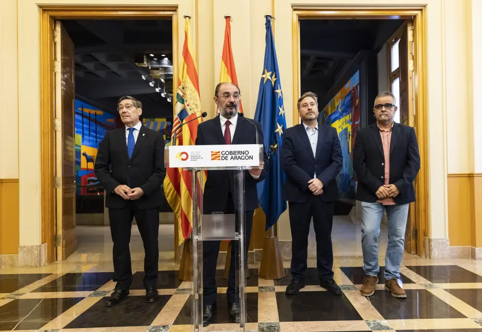 Fotos de la presentación del acuerdo del presupuesto de 2023 y de reforma fiscal con Lambán en Zaragoza.
