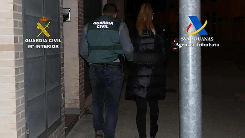 La Guardia Civil desarticula una organización en Zaragoza que transporta droga internacionalmente.