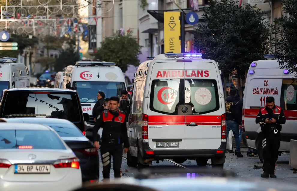 Ambulances arrive near the scene following an explosion in central Istanbul's Taksim area, Turkey November 13, 2022. REUTERS/Kemal Aslan TURKEY-SECURITY/