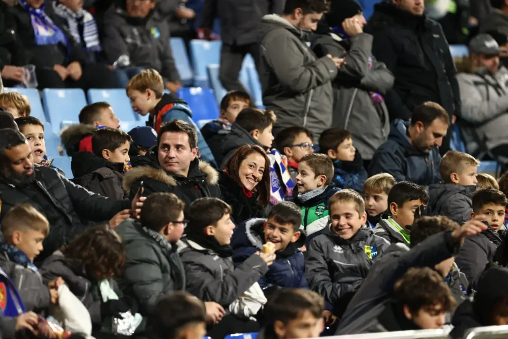 Imágenes de la afición zaragocista en el partido del Real Zaragoza contra el Málaga, este sábado, en La Romareda.