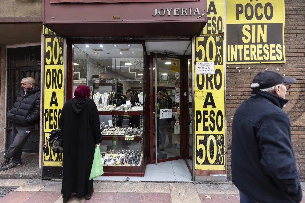 El dueño de una joyería resulta herido en un atraco en Zaragoza.