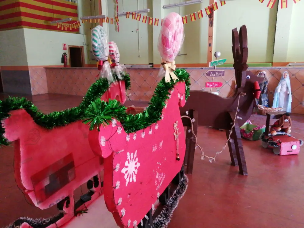 Decoración navideña hecha por los vecinos en Torralba de los Frailes.