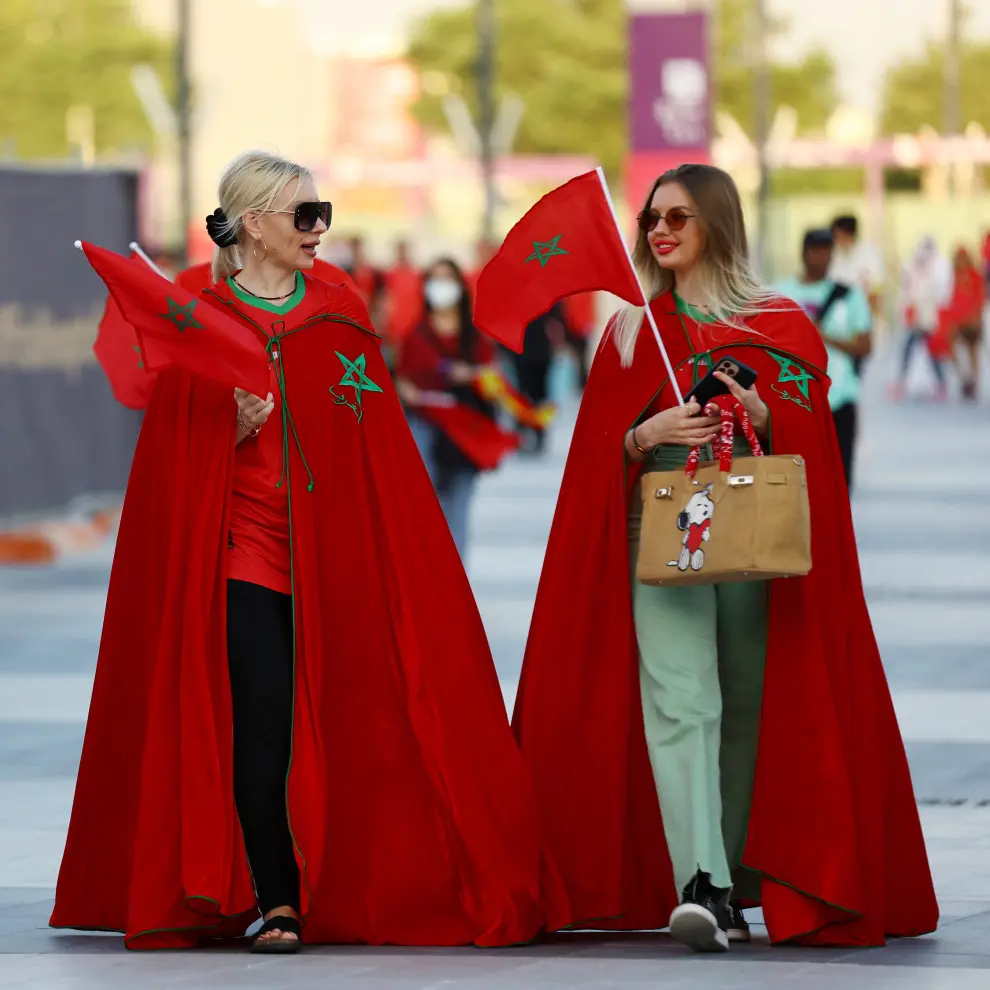 Soccer Football - FIFA World Cup Qatar 2022 - Round of 16 - Morocco v Spain - Education City Stadium, Al Rayyan, Qatar - December 6, 2022 Spain fans are pictured outside the stadium before the match REUTERS/Bernadett Szabo SOCCER-WORLDCUP-MAR-ESP/REPORT