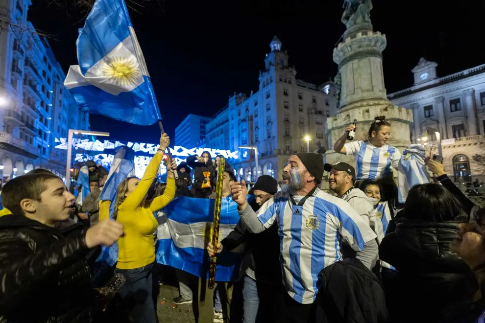 Celebración de la afición argentina en Zaragoza