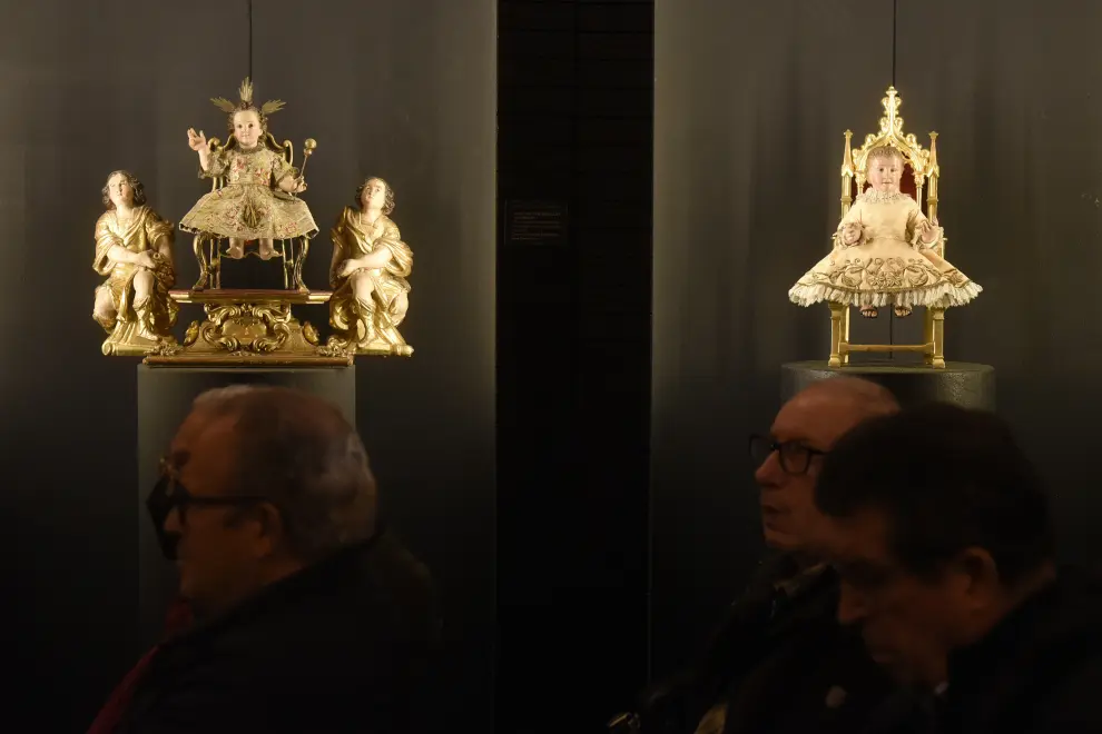 Fotos de la exposición dedicada al Niño Jesús en el Salón del Tanto Monta de Huesca.