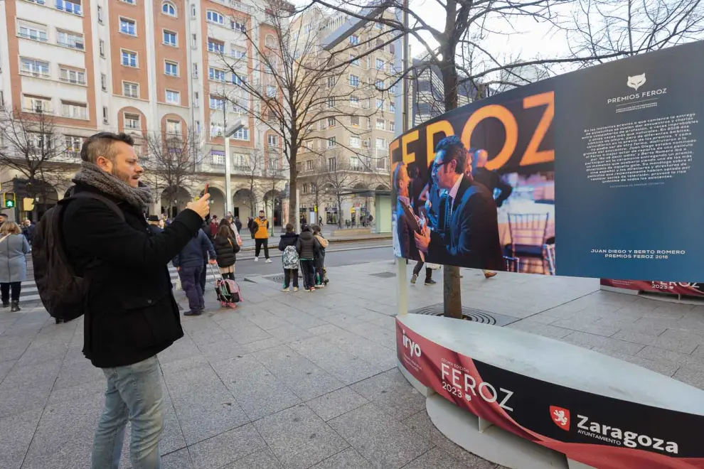 Exposición de los Premios Feroz en el paseo de la Independencia de Zaragoza