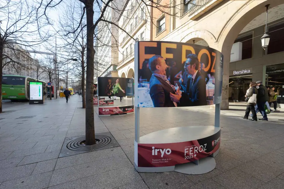 Exposición de los Premios Feroz en el paseo de la Independencia de Zaragoza