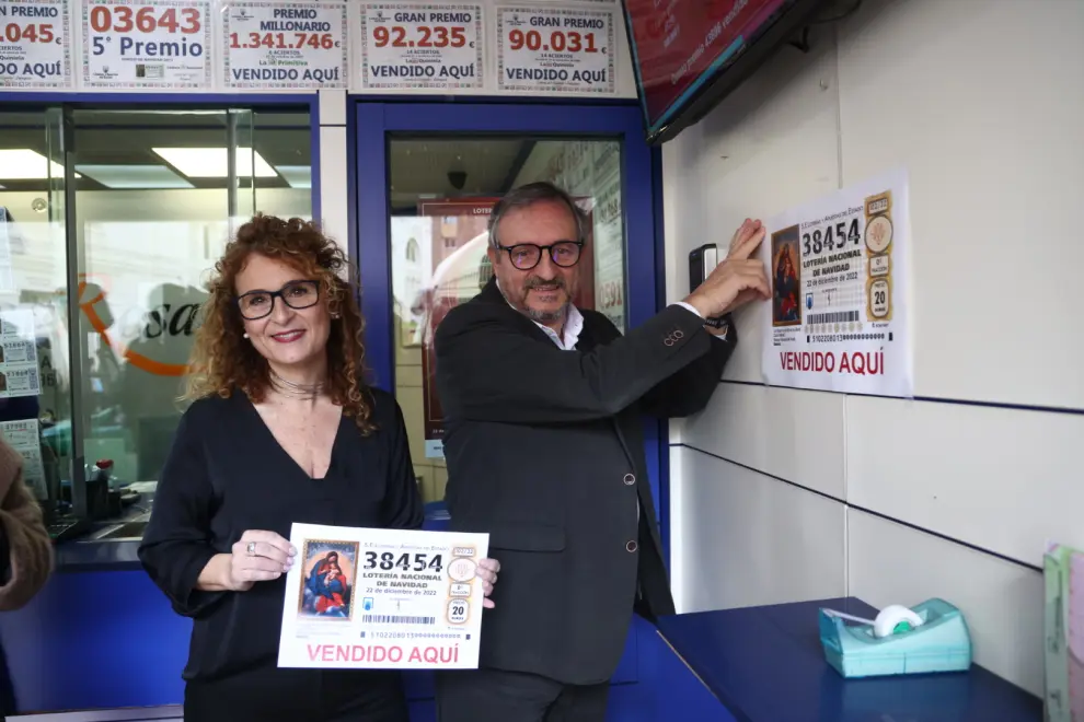 Un quinto premio de la  Lotería de Navidad cae en la calle Don Jaime de Zaragoza