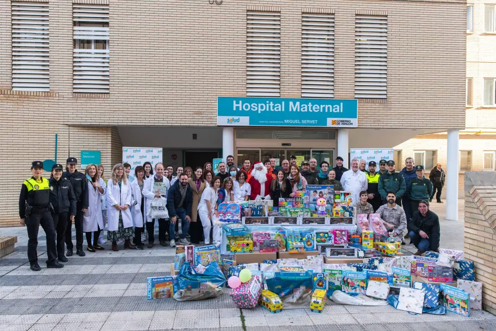 Visita de Papá Noel al Hospital Infantil Miguel Servet de Zaragoza