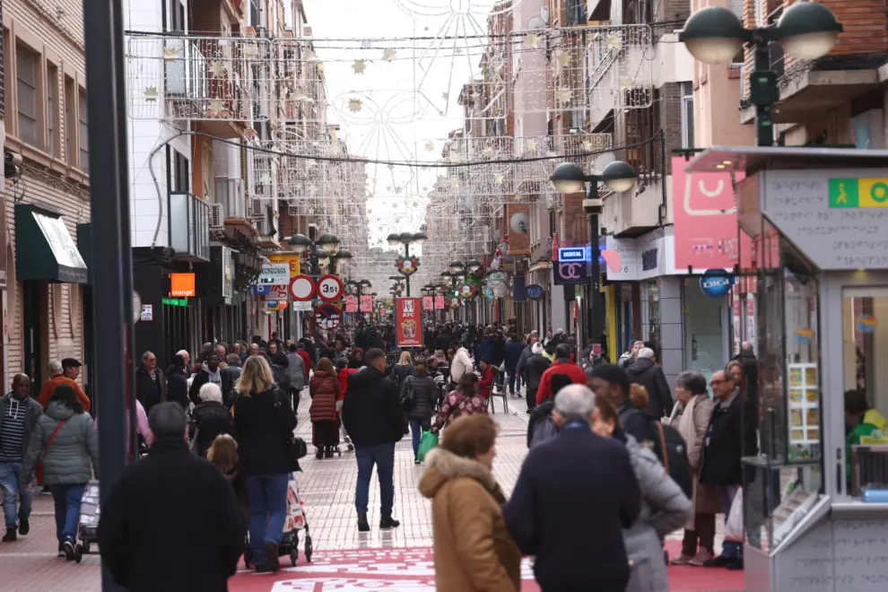 Delicias inaugura el primer paseo comercial de Zaragoza