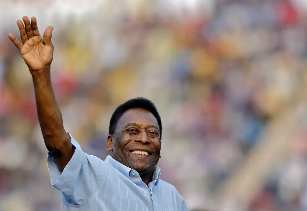 [[[HA ARCHIVO]]] Id: 2022-3656658 Fecha: 05/12/2022 Propietario: Reuters Autor: REUTERS descri: FILE PHOTO: File photo showing former Brazilian soccer star Pele with Pope John Paul II during their meeting at the Vatican on March 18, 1978. Pele led Brazil to three World Cup titles as a player in 1958, 1962 and 1970. Pope John Paul II neared death on Friday as his health suddenly worsened, drawing anguished prayers from Catholics around the world reluctant to accept his historic pontificate was near its end. REUTERS/Vatican/File Photo SOCCER-PELE/ [Original: 2022-12-05T120142Z_704844895_RC27JJ1OO1S7_RTRMADP_3_SOCCER-PELE.jpg] //REU//