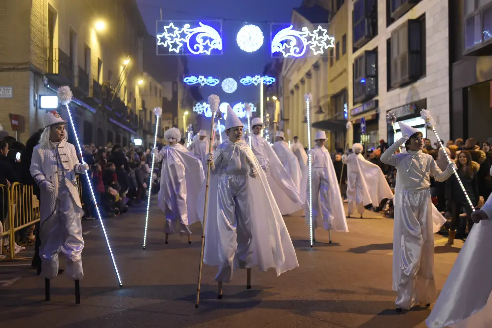 El desfile ha recuperado la plena normalidad con un éxito rotundo de público en las calles de Huesca.