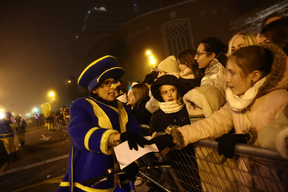 Los Reyes Magos ya están en Zaragoza: la cabalgata cobra protagonismo por las calles de la ciudad