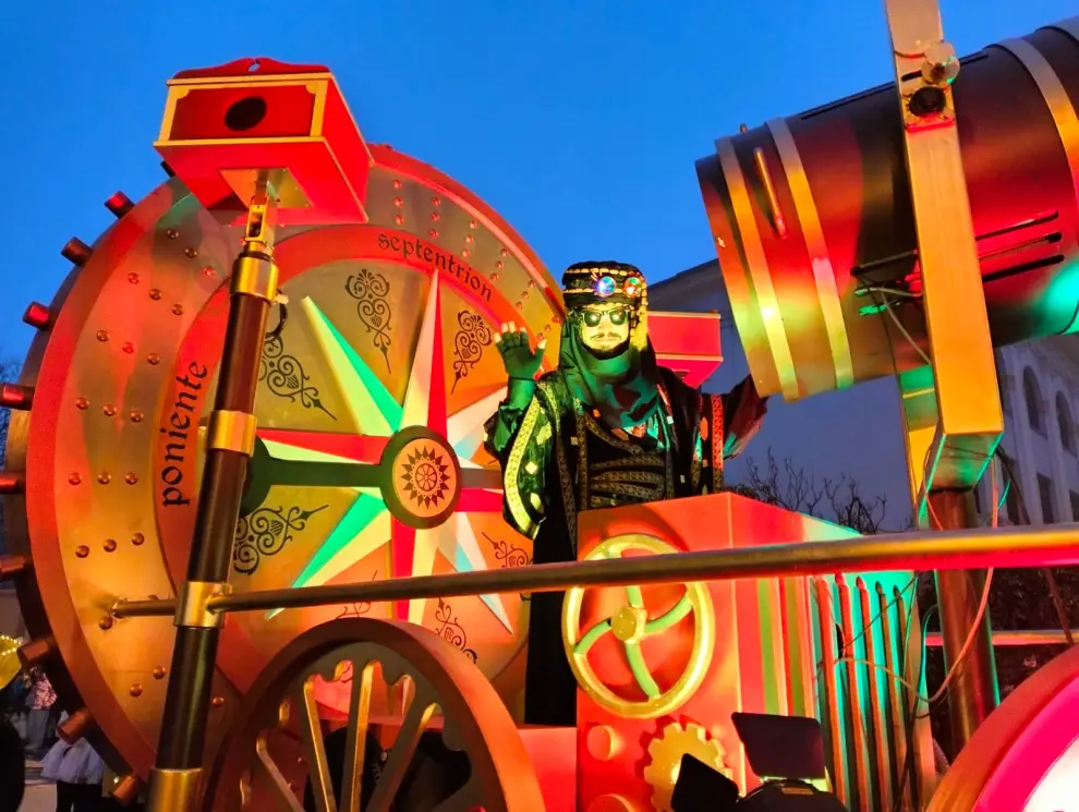 El mecánico de la estrella se prepara para abrir la cabalgata de Reyes a ritmo de techno con toques orientales