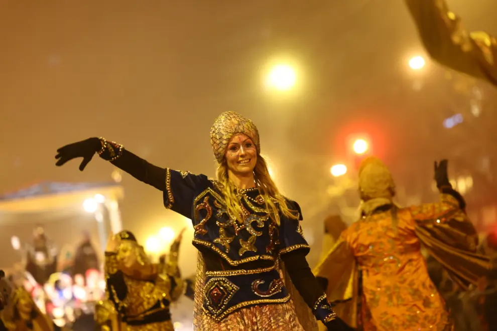 Los Reyes Magos ya están en Zaragoza: la cabalgata cobra protagonismo por las calles de la ciudad