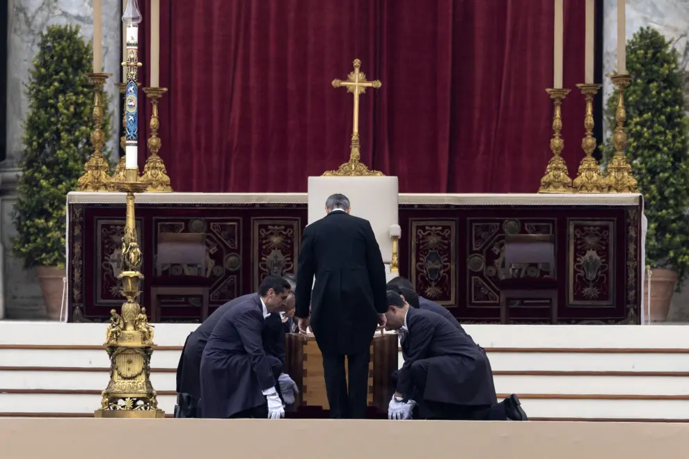 Misa funeral por el Papa emérito Benedicto XVI en la Plaza de San Pedro