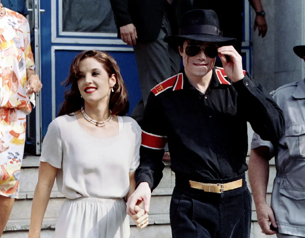 Lisa Maria Presley y Michael Jackson.