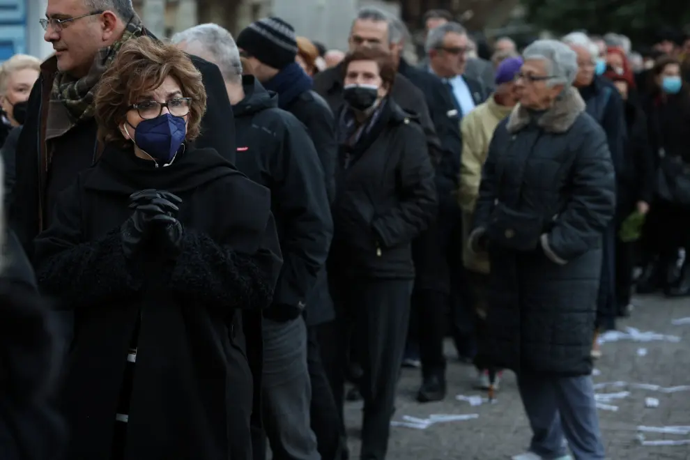 People wait to pay their respects to former King of Greece Constantine II in Saint Eleftherios chapel, where he lies at rest before the funeral service, in Athens, Greece, January 16, 2023. REUTERS/Stoyan Nenov GREECE-ROYALS/KING-FUNERAL