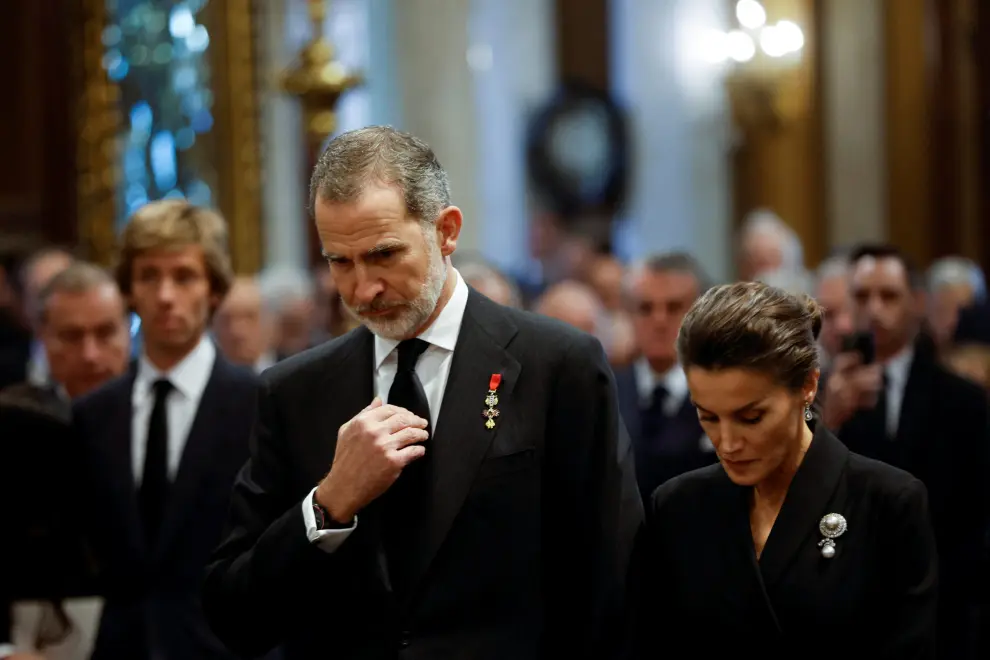 Los Reyes de España, en el funeral.