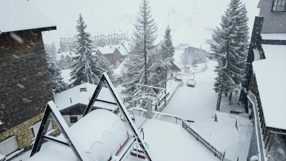 Nieve en la estación de esquí de Candanchú