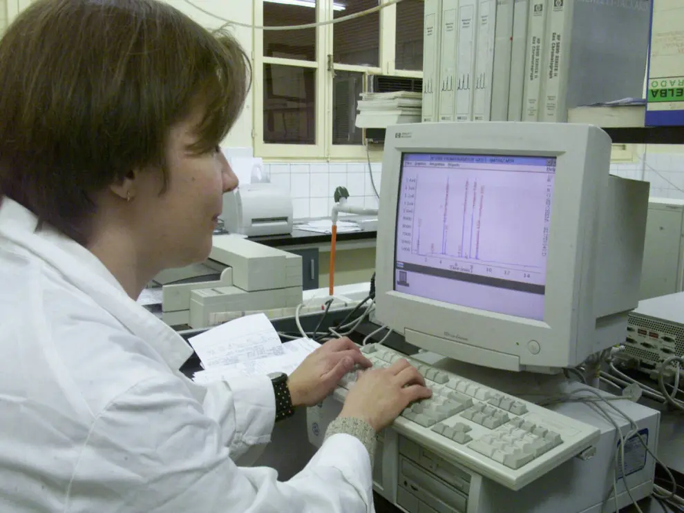 Personal de la Facultad de Veterinaria de Zaragoza, trabajando en 2004.