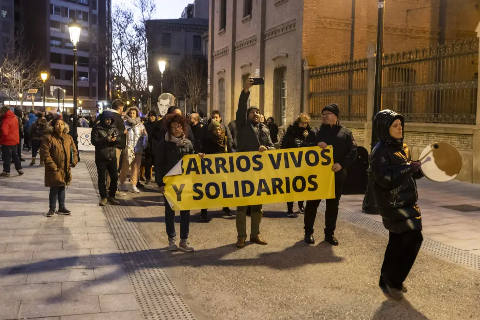 Manifestación de los colectivos del Luis Buñuel por su desalojo.