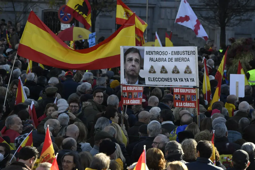 People protest against the government of Spanish Prime Minister Pedro Sanchez at Cibeles Square in Madrid, Spain, January 21, 2023. REUTERS/Susana Vera SPAIN-POLITICS/PROTEST
