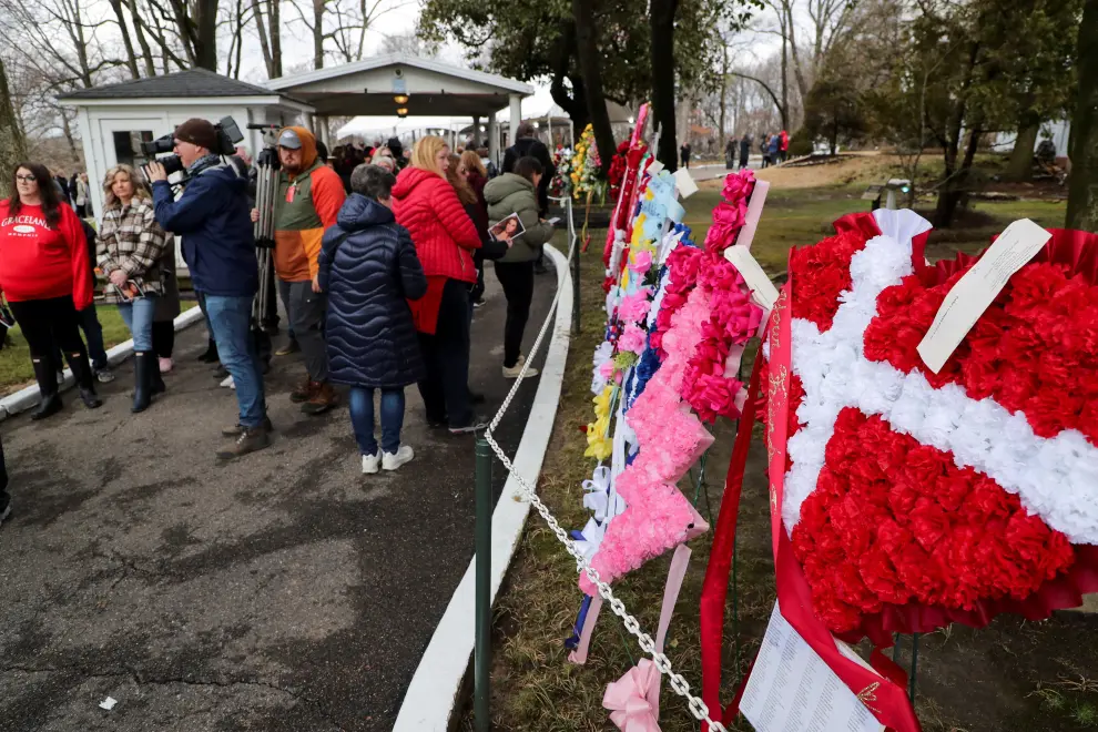 Flowers sent from around the world adorn the grounds of Graceland as music fans attend a public memorial for singer Lisa Marie Presley, the only daughter of the "King of Rock 'n' Roll," Elvis Presley, at Graceland Mansion in Memphis, Tennessee, U.S. January 22, 2023.  REUTERS/Nikki Boertman PEOPLE-LISA MARIE PRESLEY/