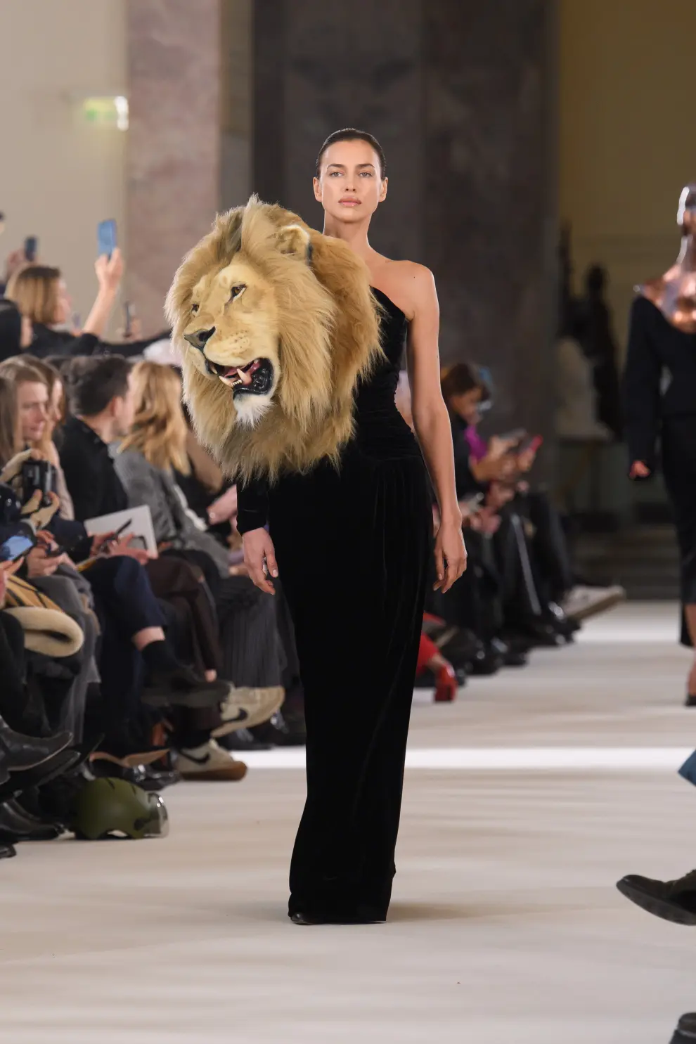 Desfile de Schiaparelli en la Semana de la Moda de París