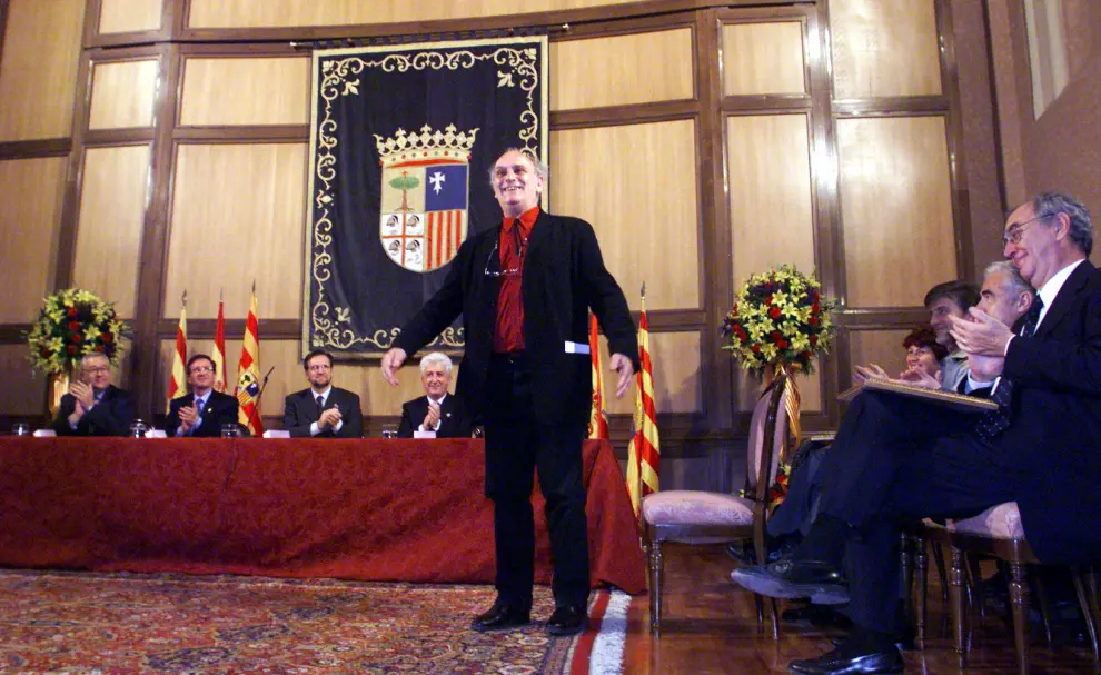 Carlos Saura, después de recibir el Premio Aragón en el año 2000
