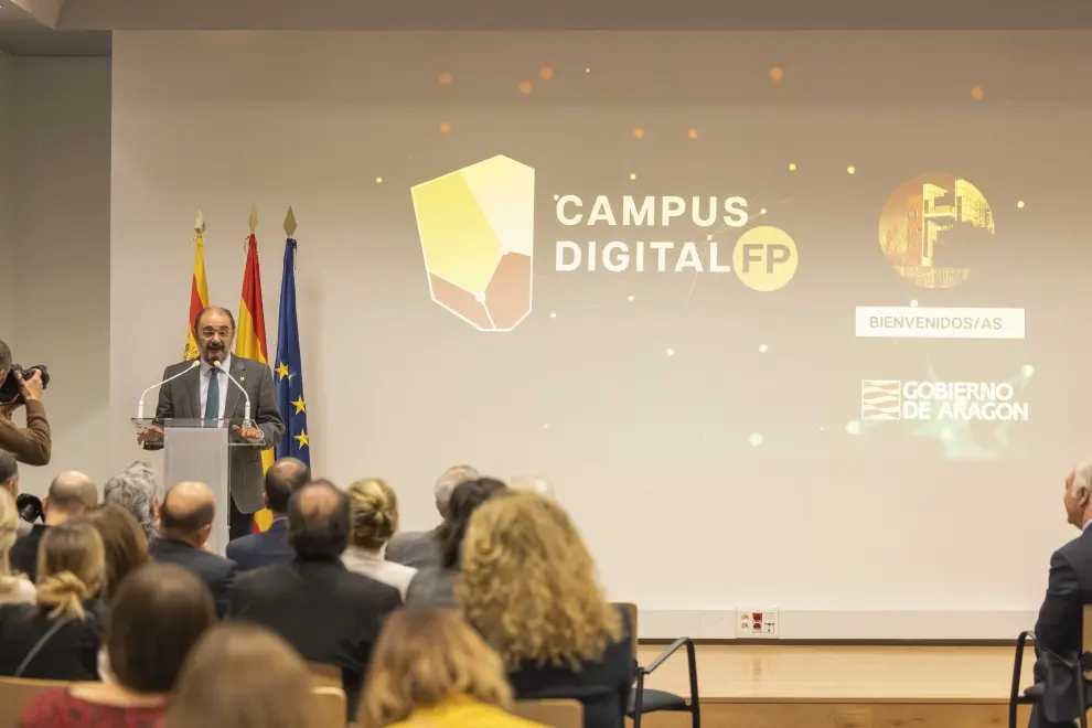 Foto de la presentación del campus digital de FP de Aragón