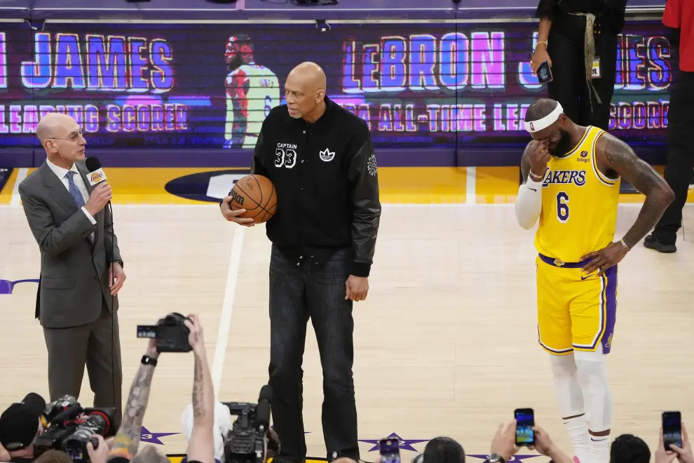 LeBron James se convirtió este martes en el máximo anotador de la historia de la NBA pero sus Lakers perdieron ante los Oklahoma City Thunder.