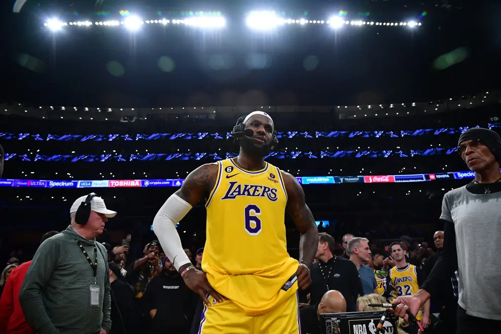 LeBron James se convirtió este martes en el máximo anotador de la historia de la NBA pero sus Lakers perdieron ante los Oklahoma City Thunder.