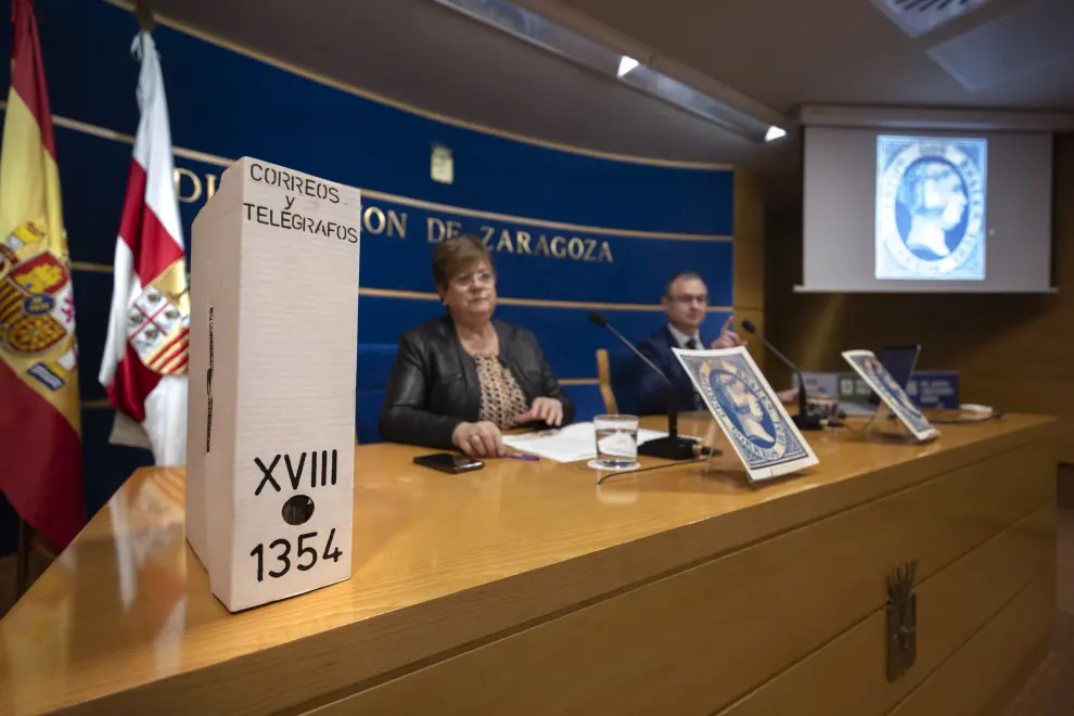 El investigador aragonés José Antonio Herráiz halla en el archivo de la DPZ documentos que desvelan el misterio del sello azul de dos reales
