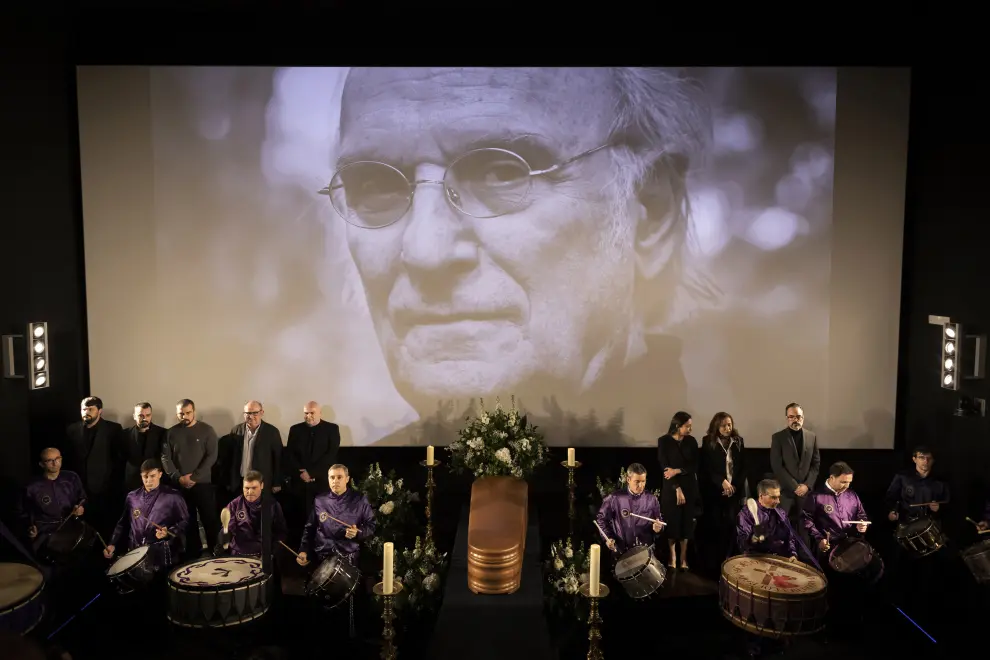 Fotos de la capilla ardiente de Carlos Saura en la Academia de Cine de Madrid