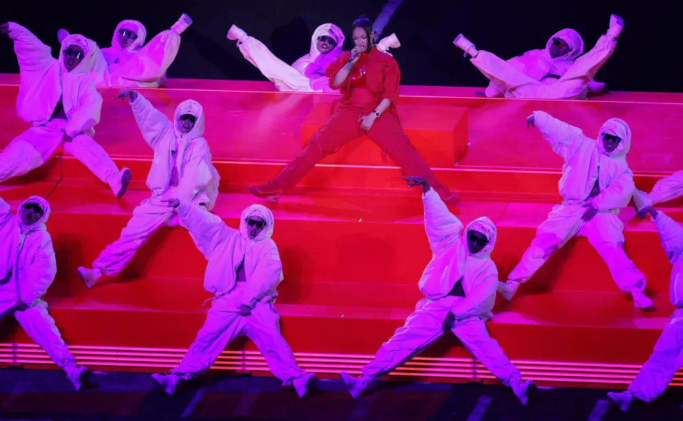 Football - NFL - Super Bowl LVII - Half-Time Show - State Farm Stadium, Glendale, Arizona, United States - February 12, 2023 Rihanna performs during the halftime show REUTERS/Brian Snyder FOOTBALL-NFL-SUPERBOWL/HALFTIME