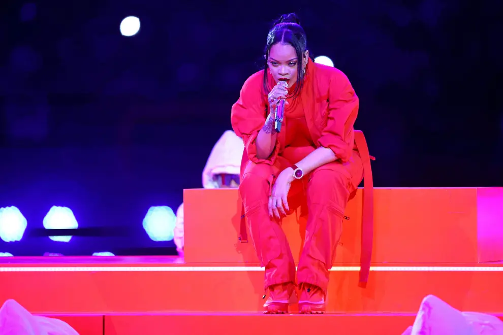 Football - NFL - Super Bowl LVII - Half-Time Show - State Farm Stadium, Glendale, Arizona, United States - February 12, 2023 Rihanna performs during the halftime show REUTERS/Brian Snyder FOOTBALL-NFL-SUPERBOWL/HALFTIME