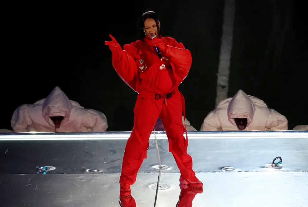 Football - NFL - Super Bowl LVII - Half-Time Show - State Farm Stadium, Glendale, Arizona, United States - February 12, 2023 Rihanna performs during the halftime show REUTERS/Brendan Mcdermid FOOTBALL-NFL-SUPERBOWL/HALFTIME