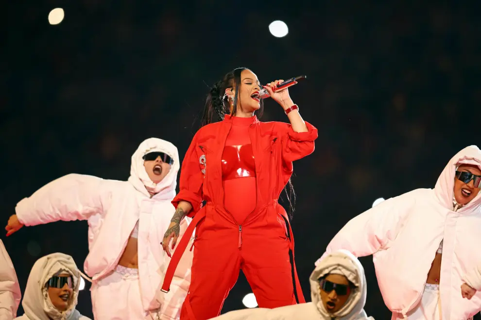 Football - NFL - Super Bowl LVII - Half-Time Show - State Farm Stadium, Glendale, Arizona, United States - February 12, 2023 Rihanna performs during the halftime show REUTERS/Caitlin O'hara FOOTBALL-NFL-SUPERBOWL/HALFTIME